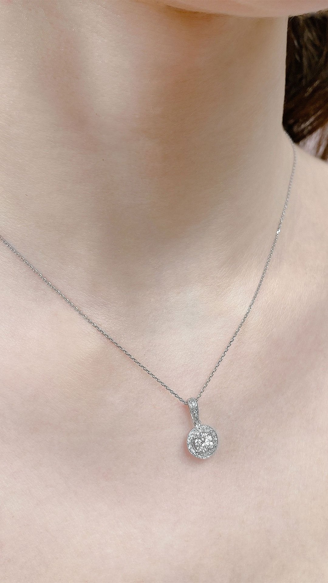 Vanessa Necklace 18K White Gold