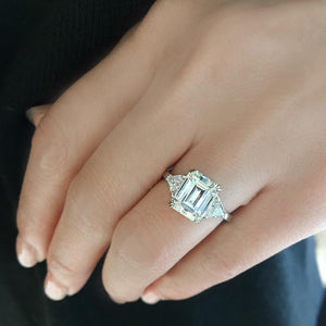 Dorit Emerald TrilIion Sides Ring