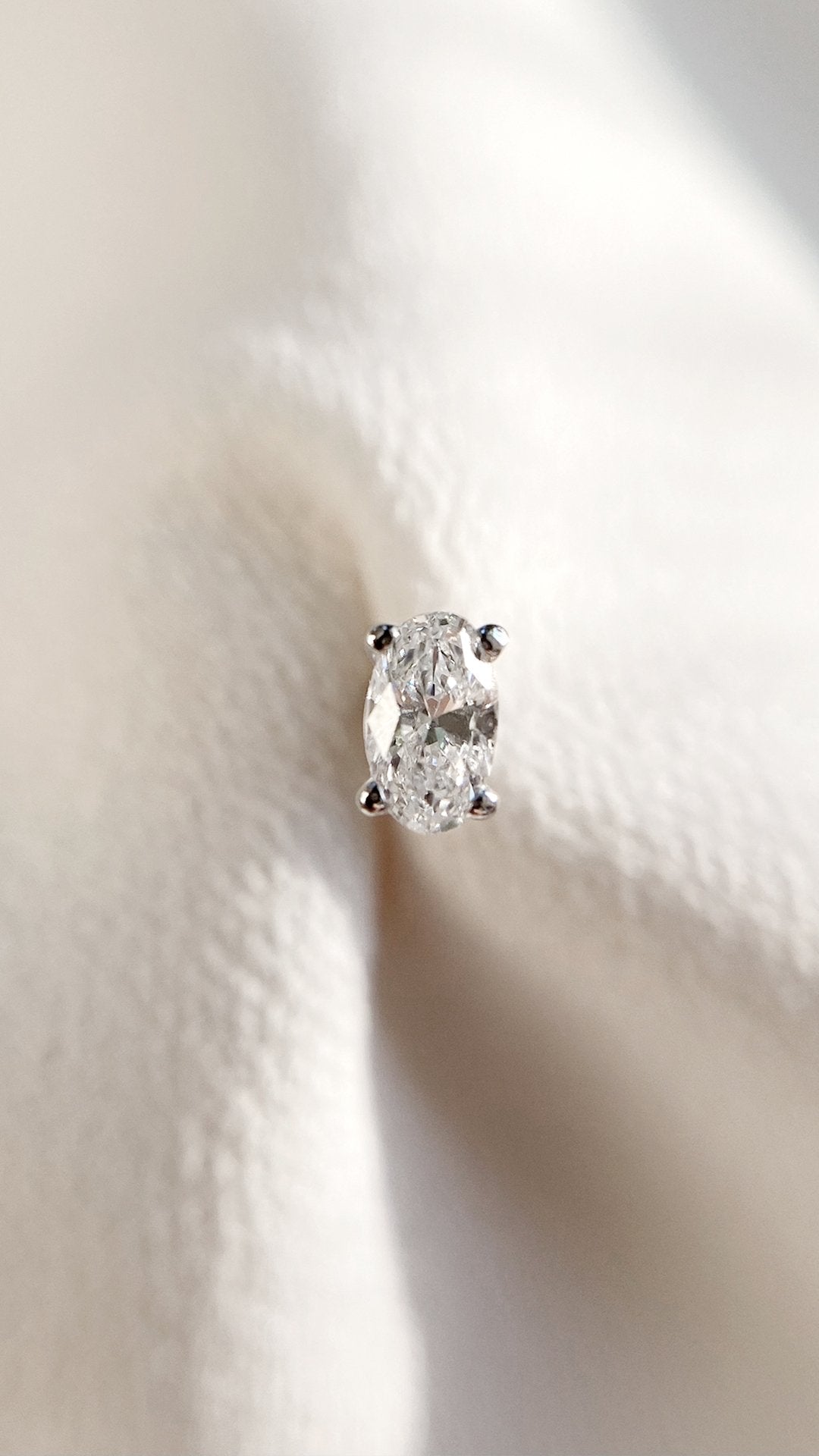 Bonnie Stud 9K White Gold