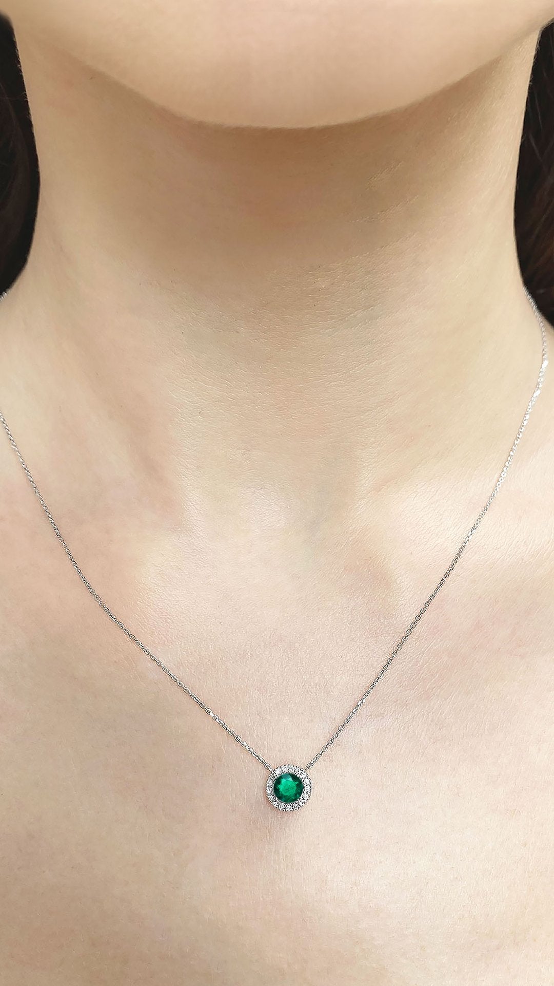 Cory Necklace 18K White Gold Emerald
