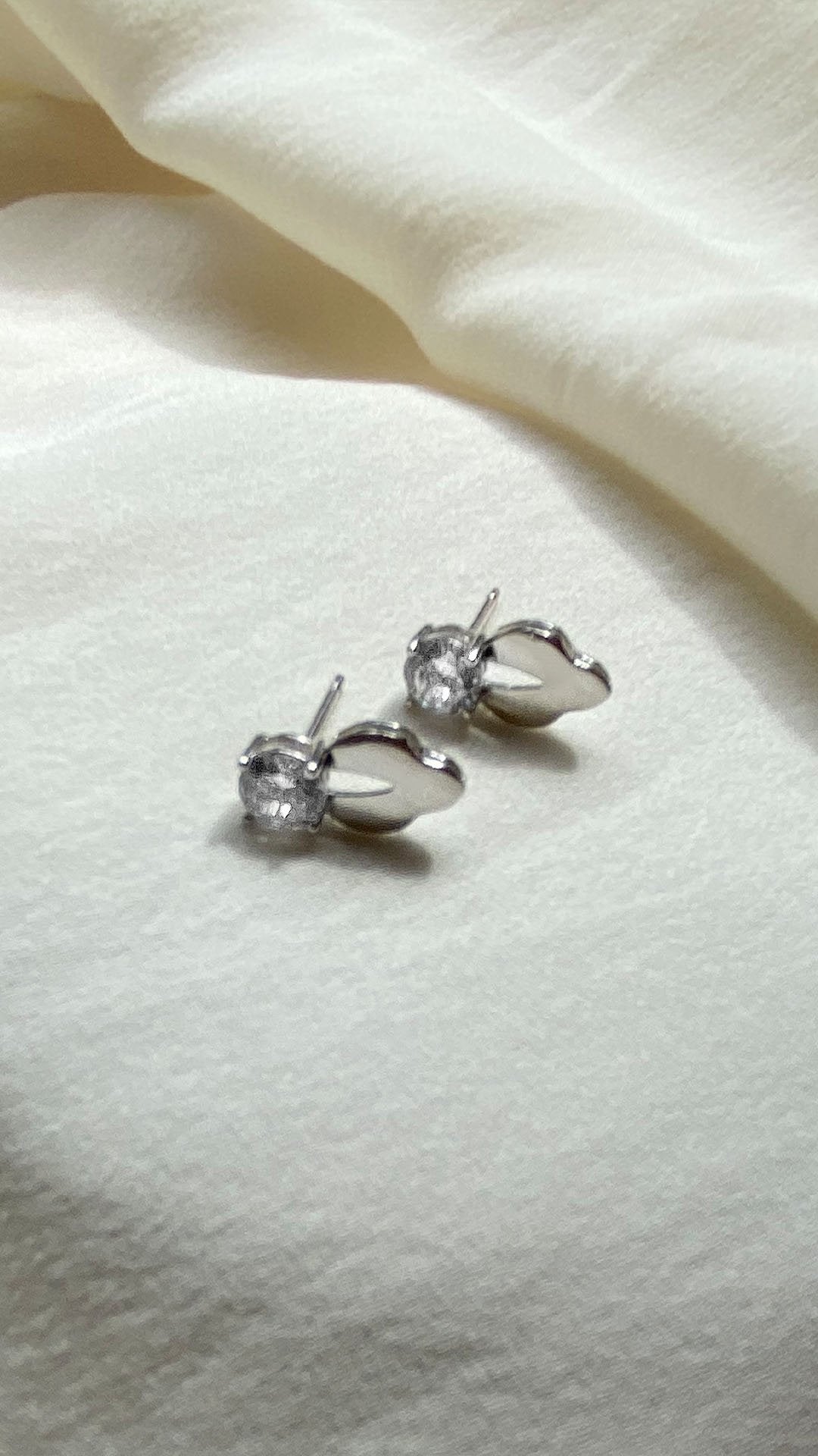 Daye Earrings 18K White Gold