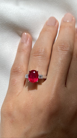 Elizabeth Ring 18K White Gold Ruby