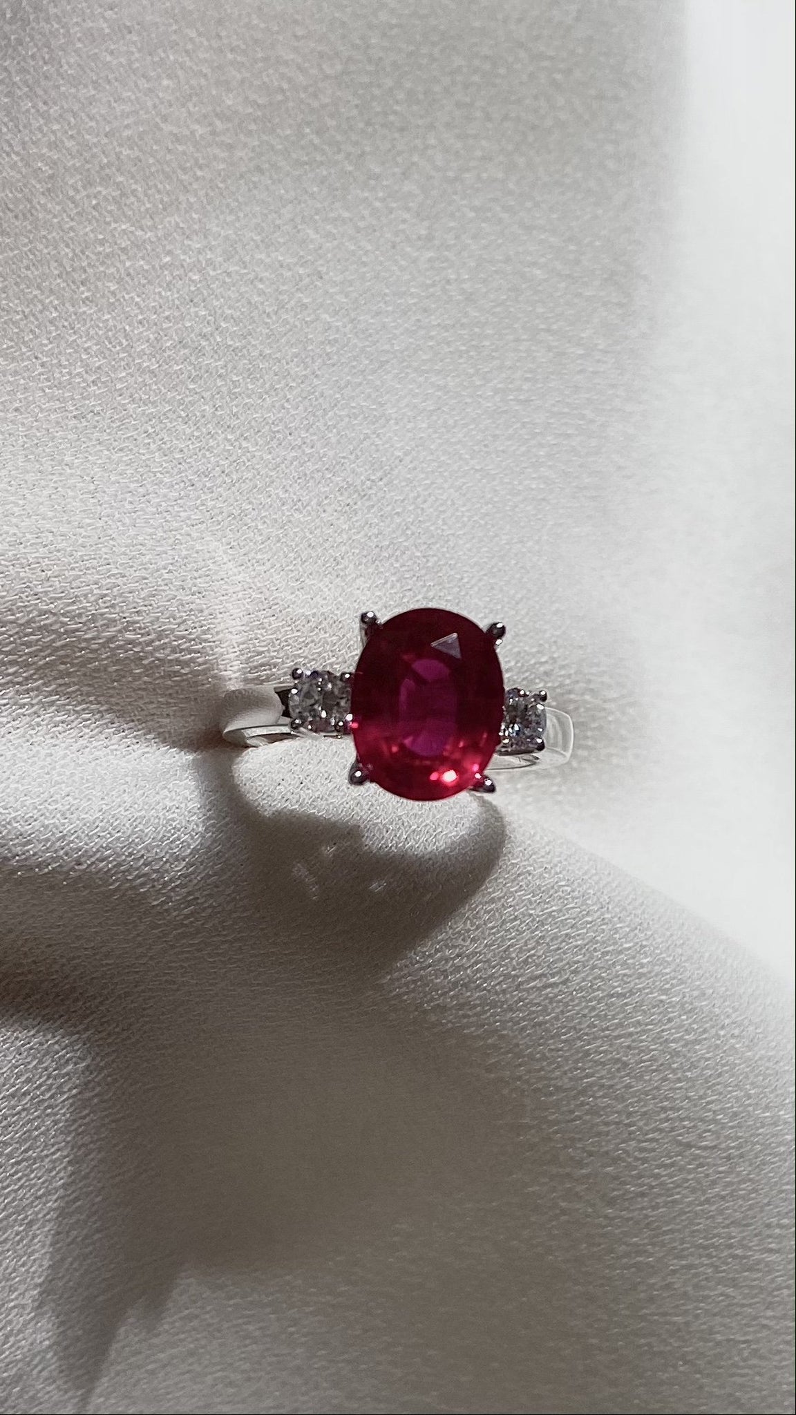 Elizabeth Ring 18K White Gold Ruby