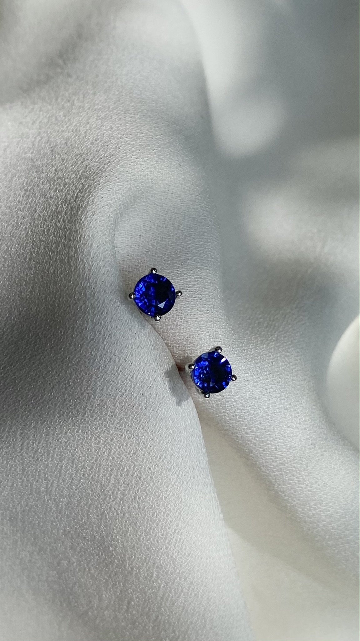 Irene Studs 1.00ct 18K White Gold Tanzanite Sapphire