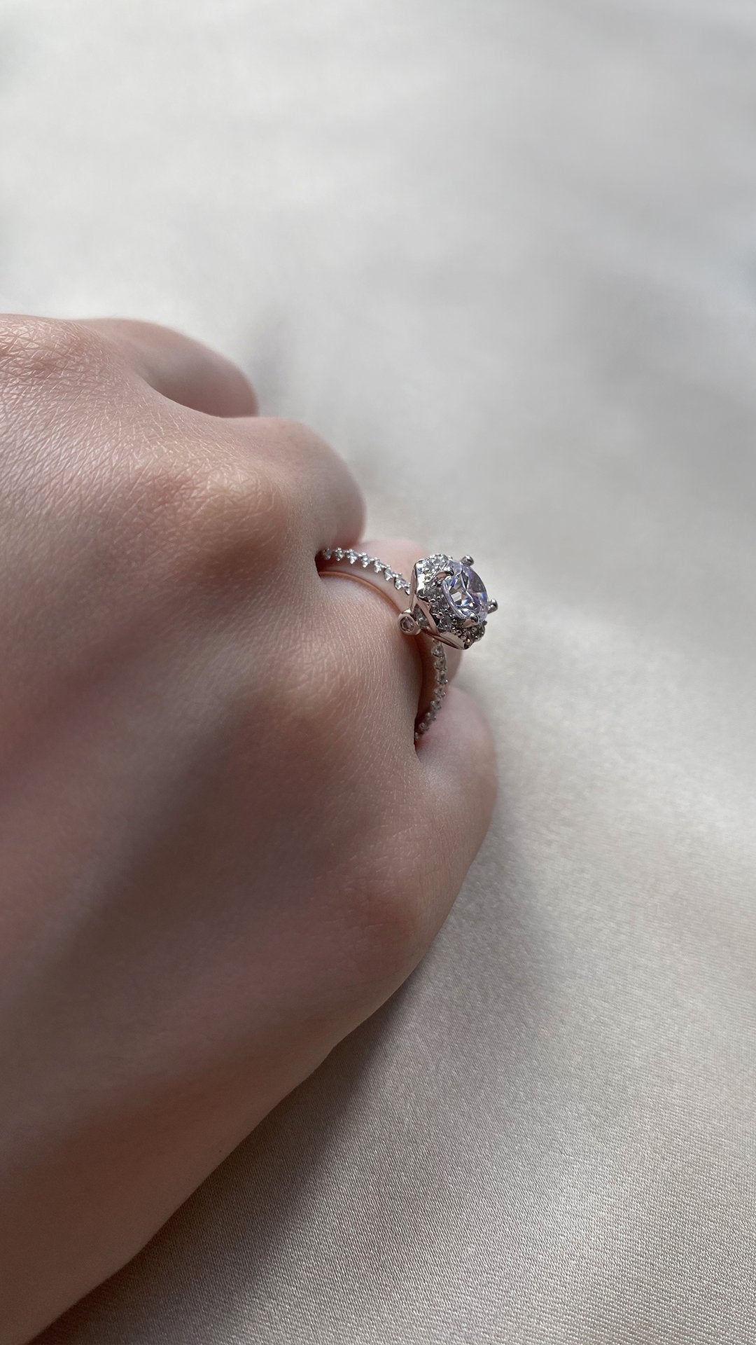 Isolde Ring 18K White Gold