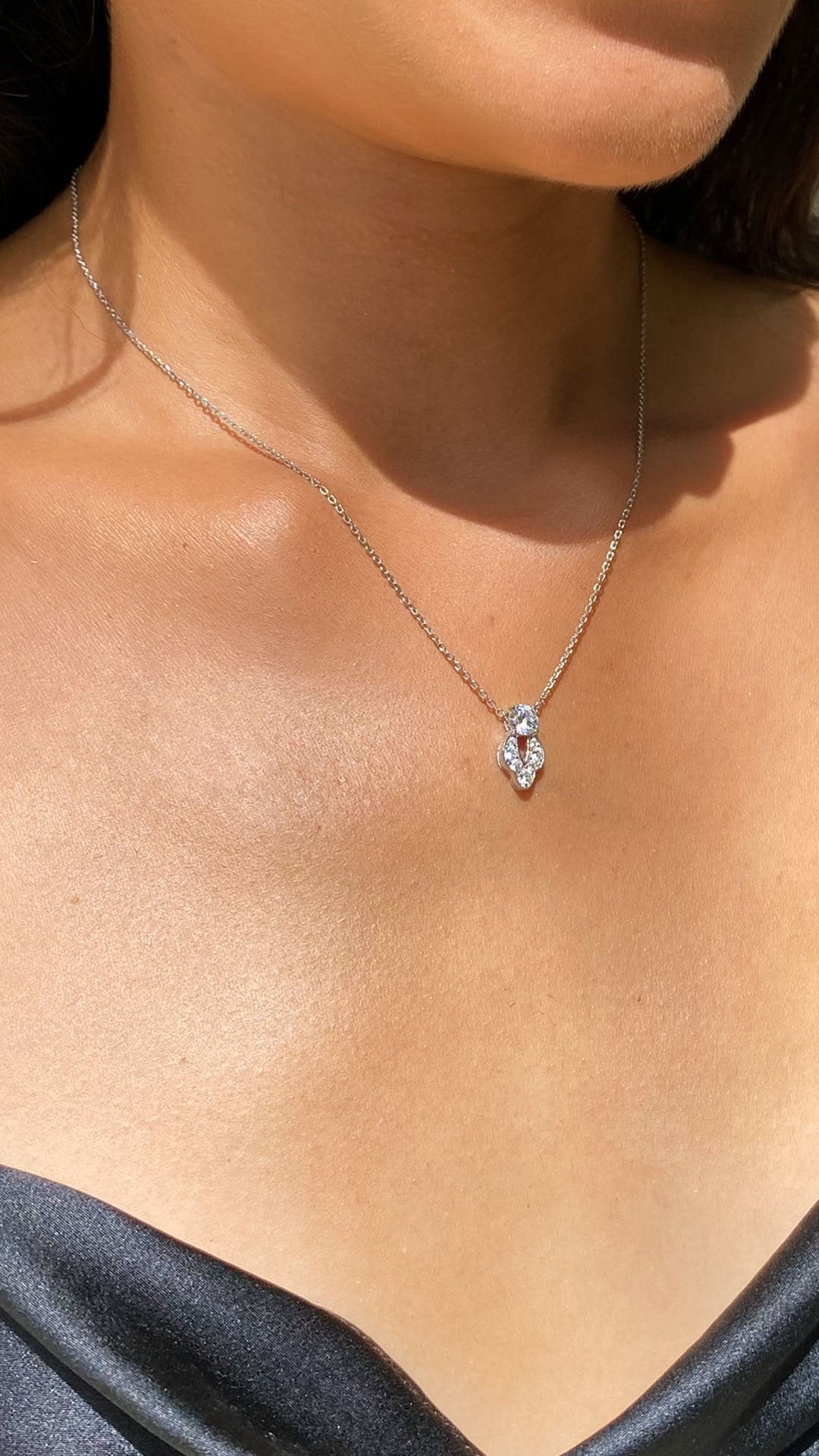 Lais Necklace 18K White Gold