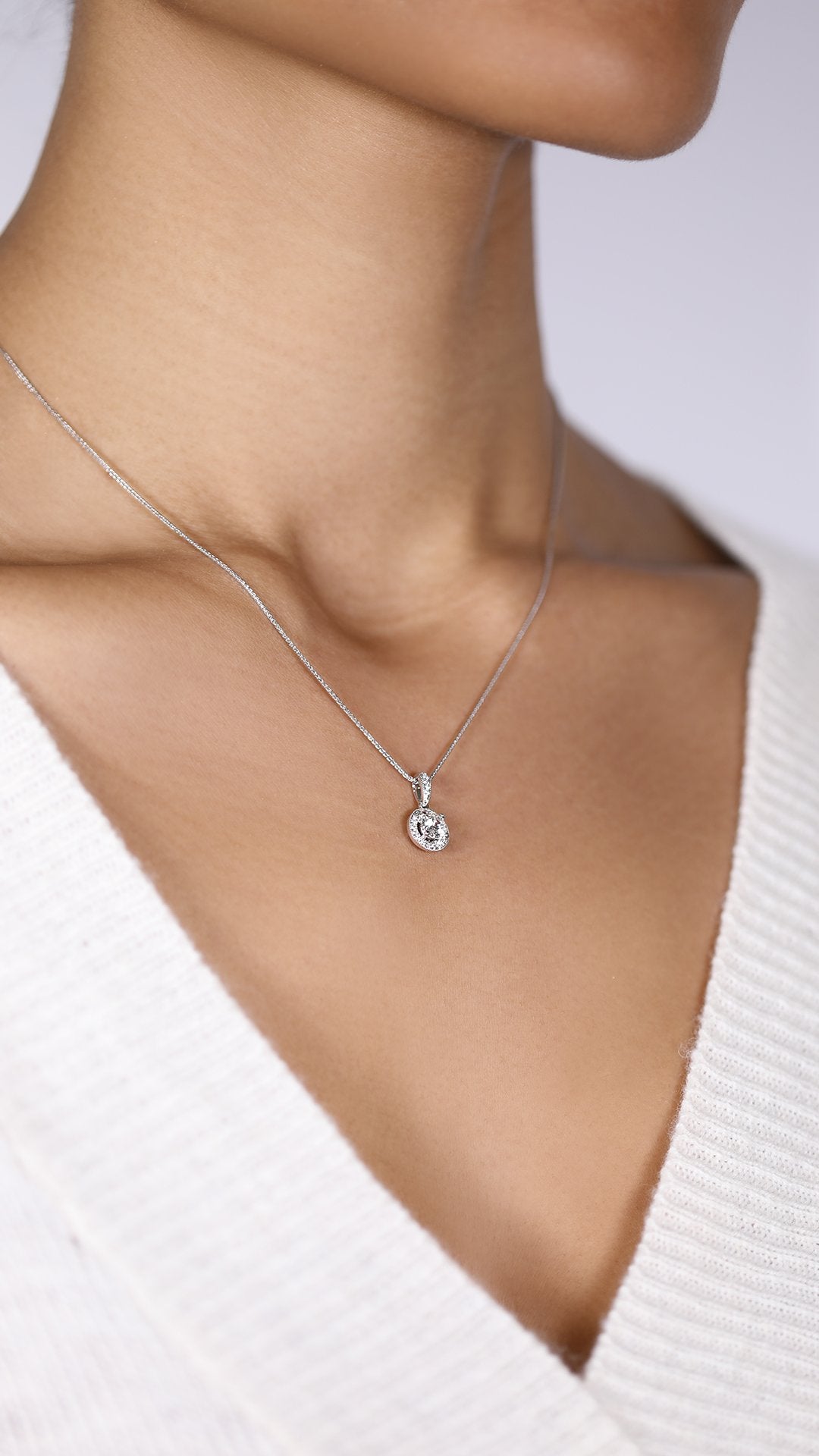 Vanessa Necklace 18K White Gold